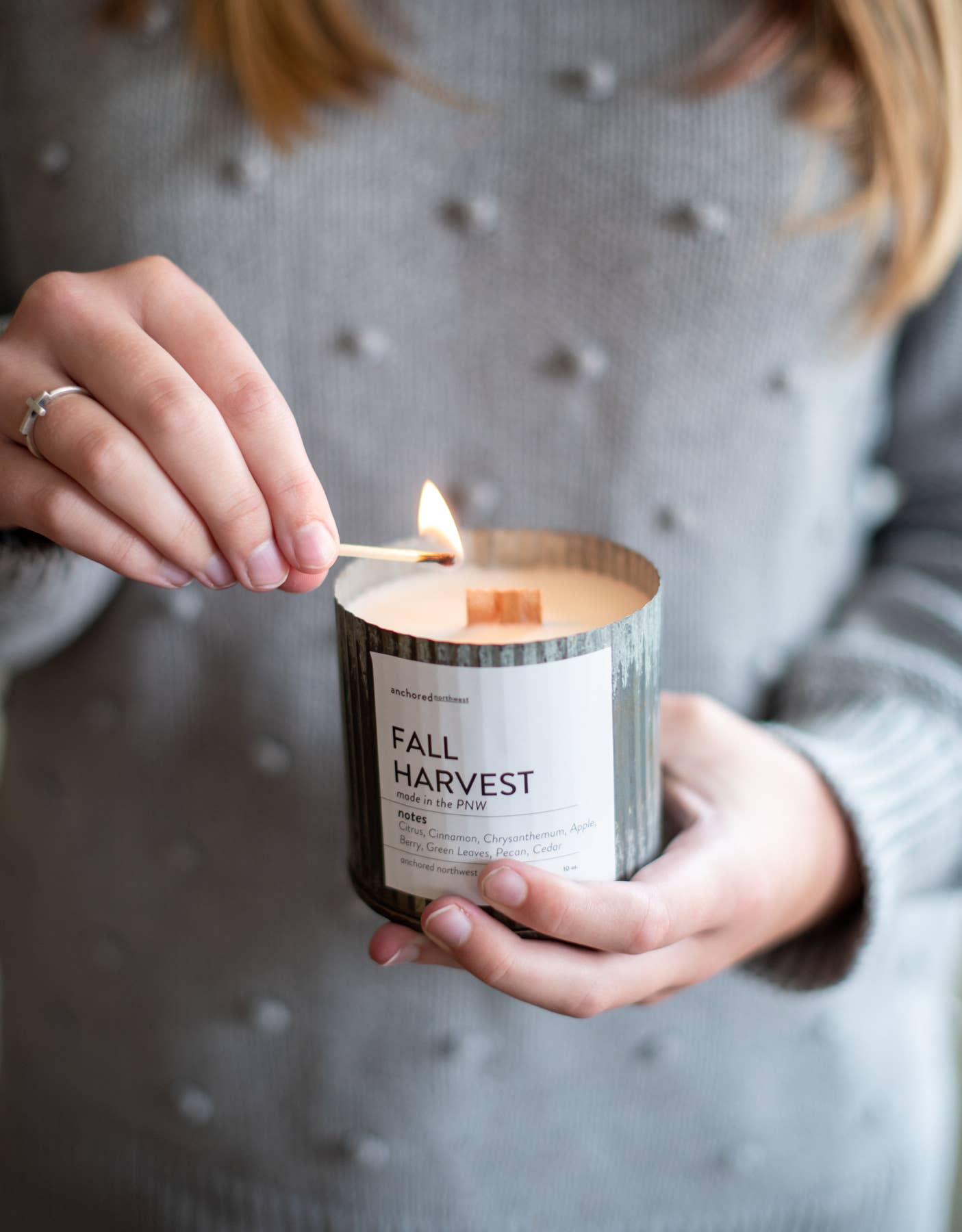Best Friend 10 oz Wood Wick Scented Rustic Farmhouse Soy Candle - T & R Underground Books