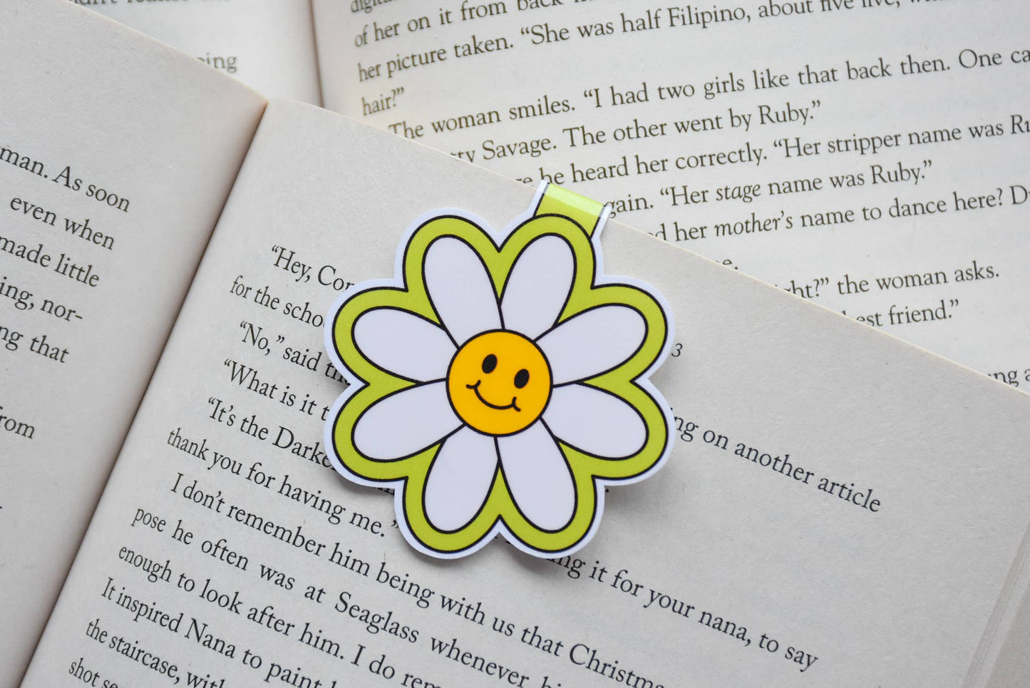 Green Daisy Magnetic Bookmark - Lime Green and White - T & R Underground Books