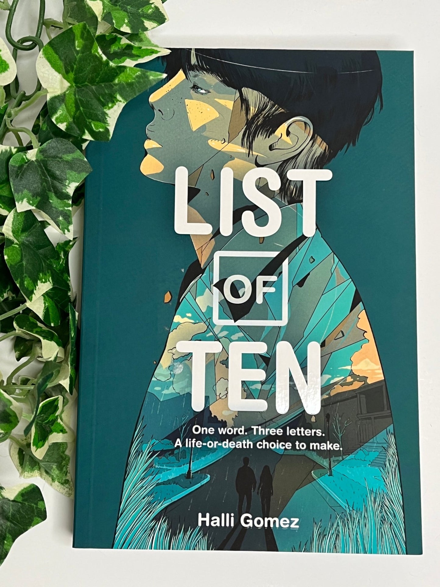 List of Ten - Paperback, 2022 (Gomez, Halli) - T & R Underground Books