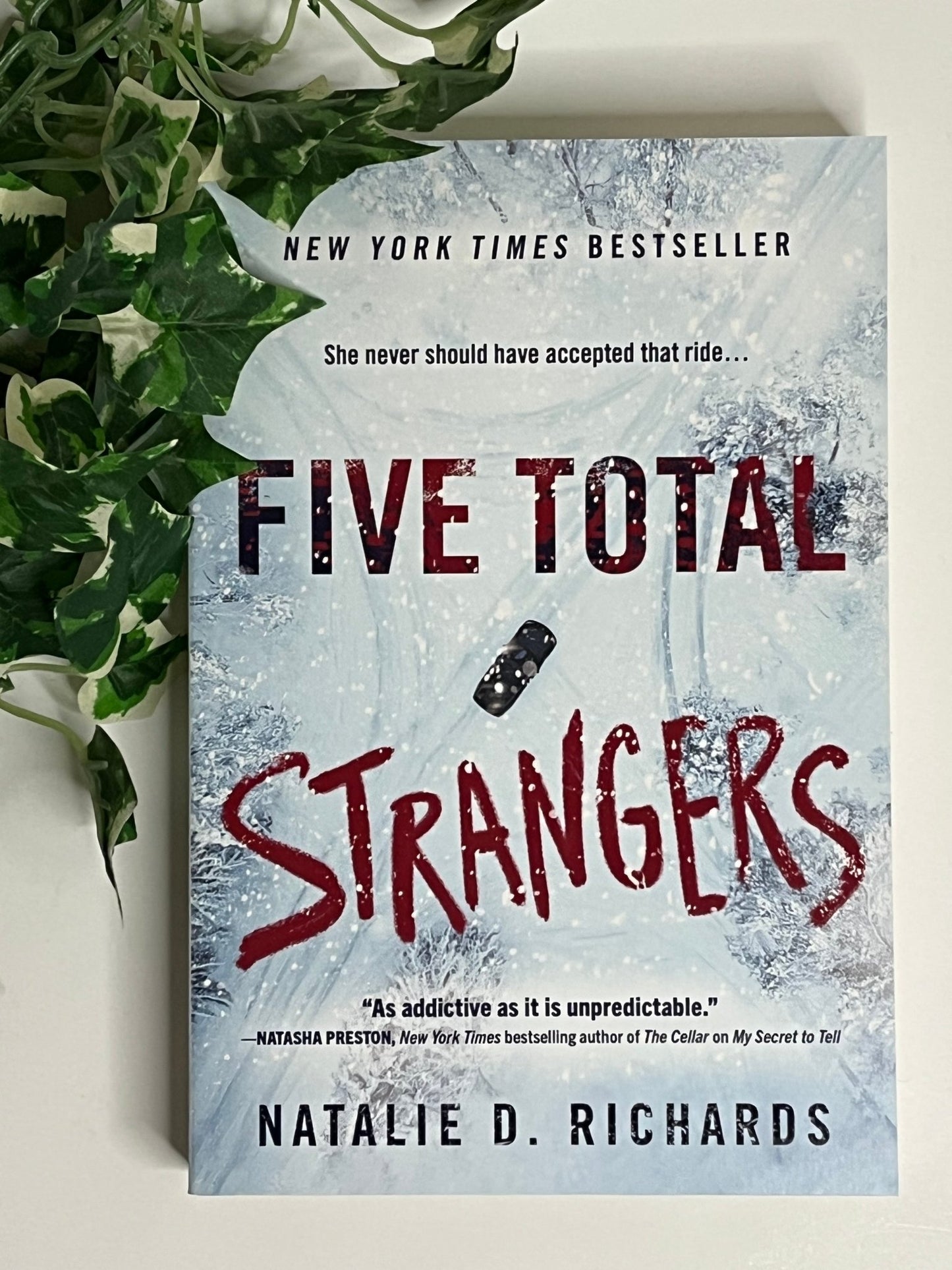 Five Total Strangers - Paperback, 2020 (Richards, Natalie D) - T & R Underground Books