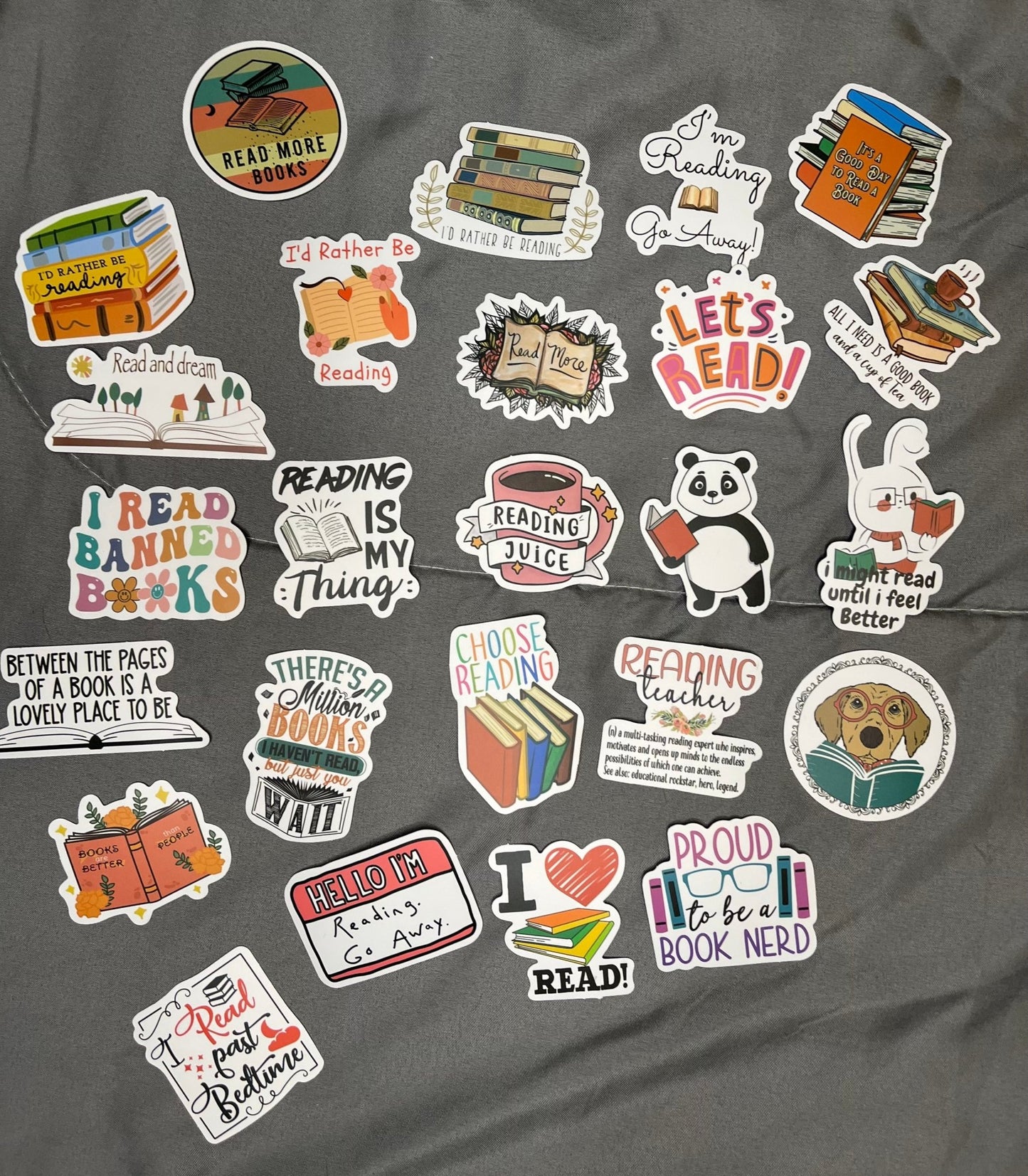 Love to Read Stickers (a) - 25 pieces - T & R Underground Books