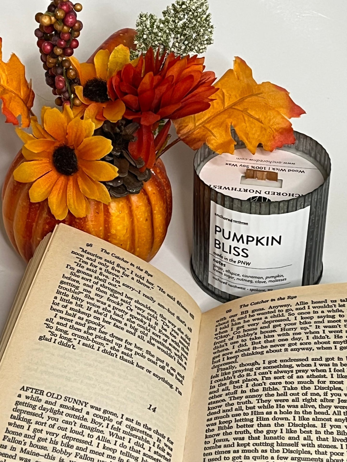 Pumpkin Bliss Wood Wick Rustic Farmhouse Soy Candle - T & R Underground Books