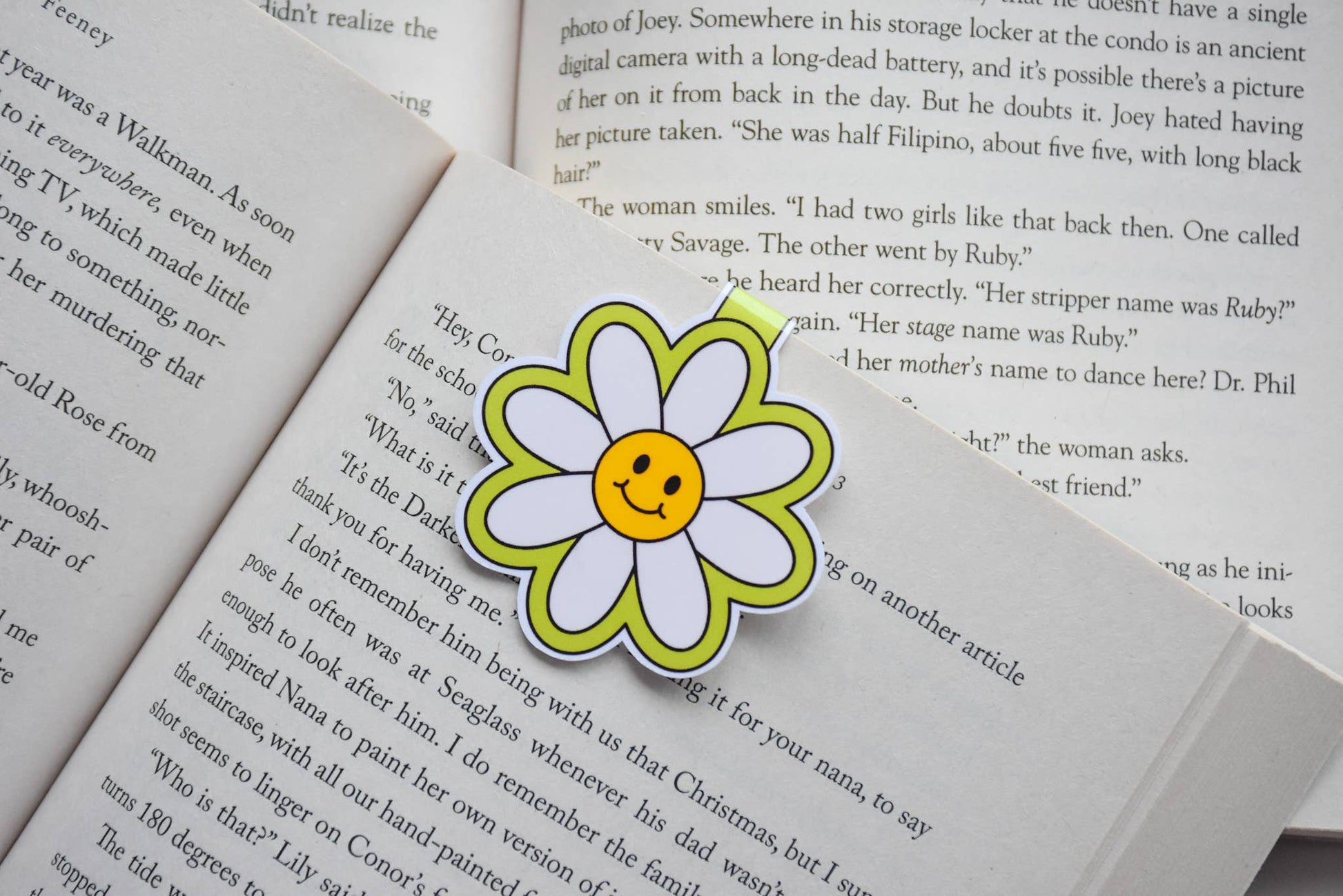 Green Daisy Magnetic Bookmark - Lime Green and White - T & R Underground Books